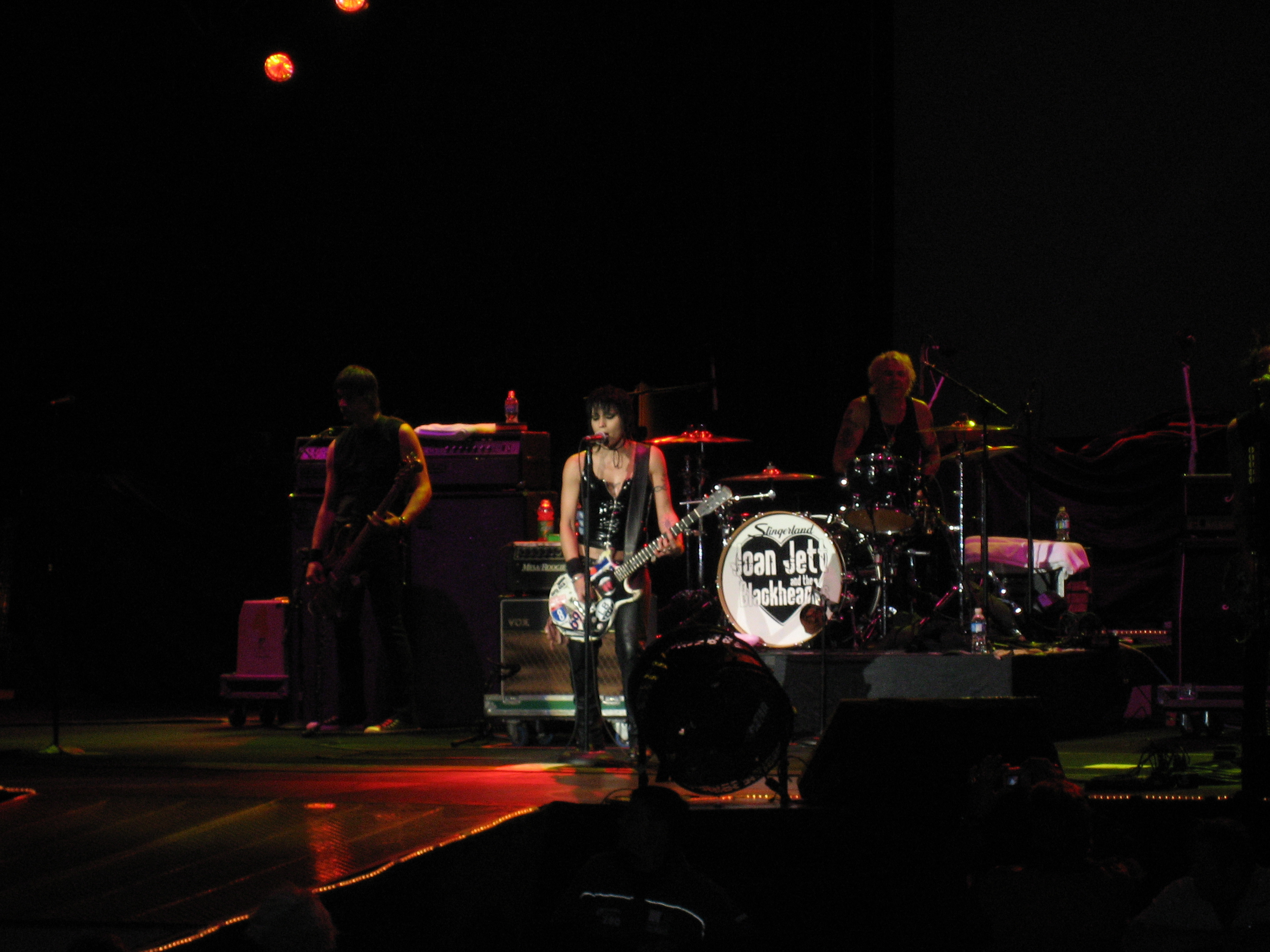 JoanJett2007-09-18BeerAmphitheatreTorontoCanada (4).JPG